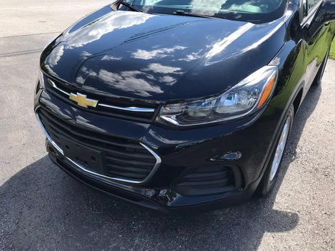 Used 2020 Chevrolet Trax LS FWD image 48