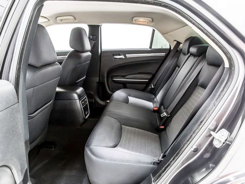 Used 2021 Chrysler 300 Touring w/ Sport Appearance Package RWD image 29