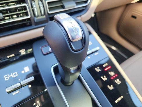 New 2026 Porsche Macan image 13