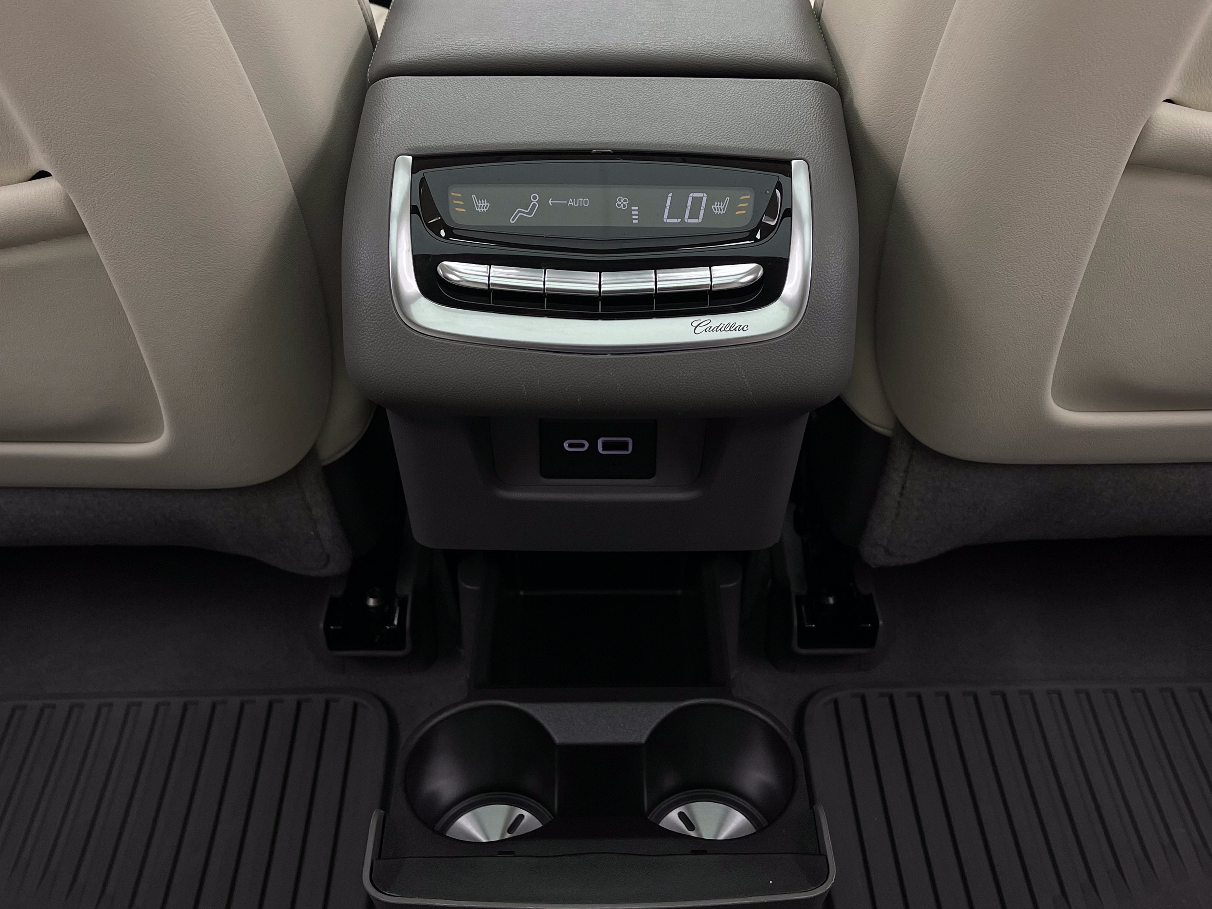 Used 2024 Cadillac XT6 Premium Luxury FWD image 7