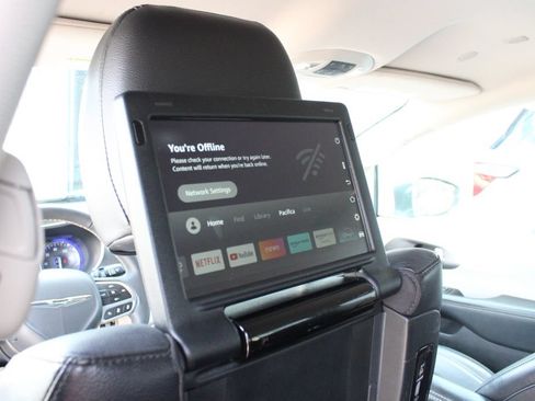 Used 2022 Chrysler Pacifica Touring-L w/ Uconnect Theater Family Group FWD image 22