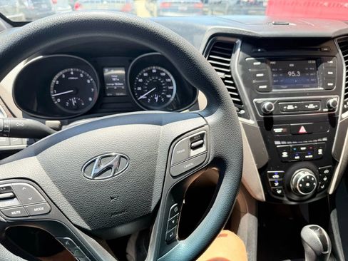 Used 2017 Hyundai Santa Fe Sport image 8