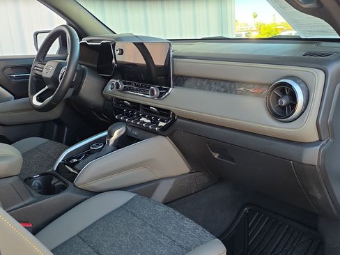 Used 2024 Chevrolet Colorado ZR2 w/ Technology Package image 33