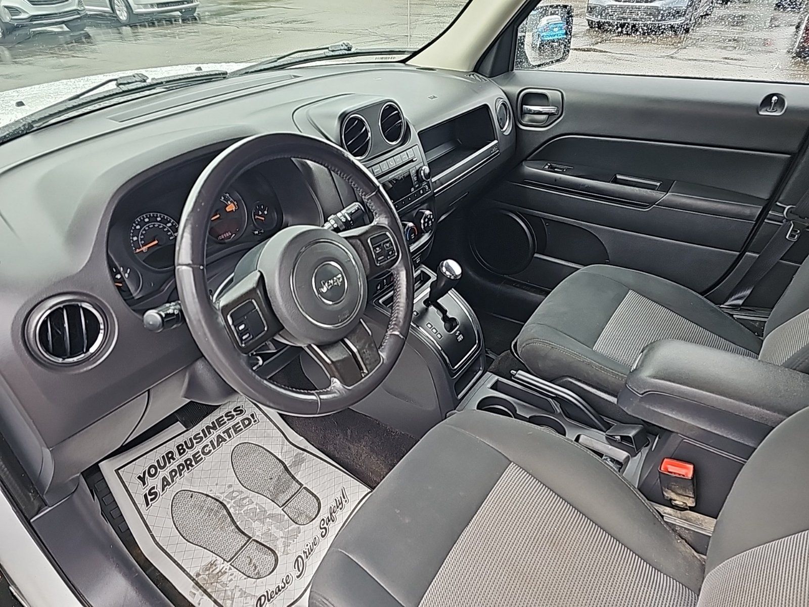 Used 2015 Jeep Patriot Latitude AWD/4WD image 10