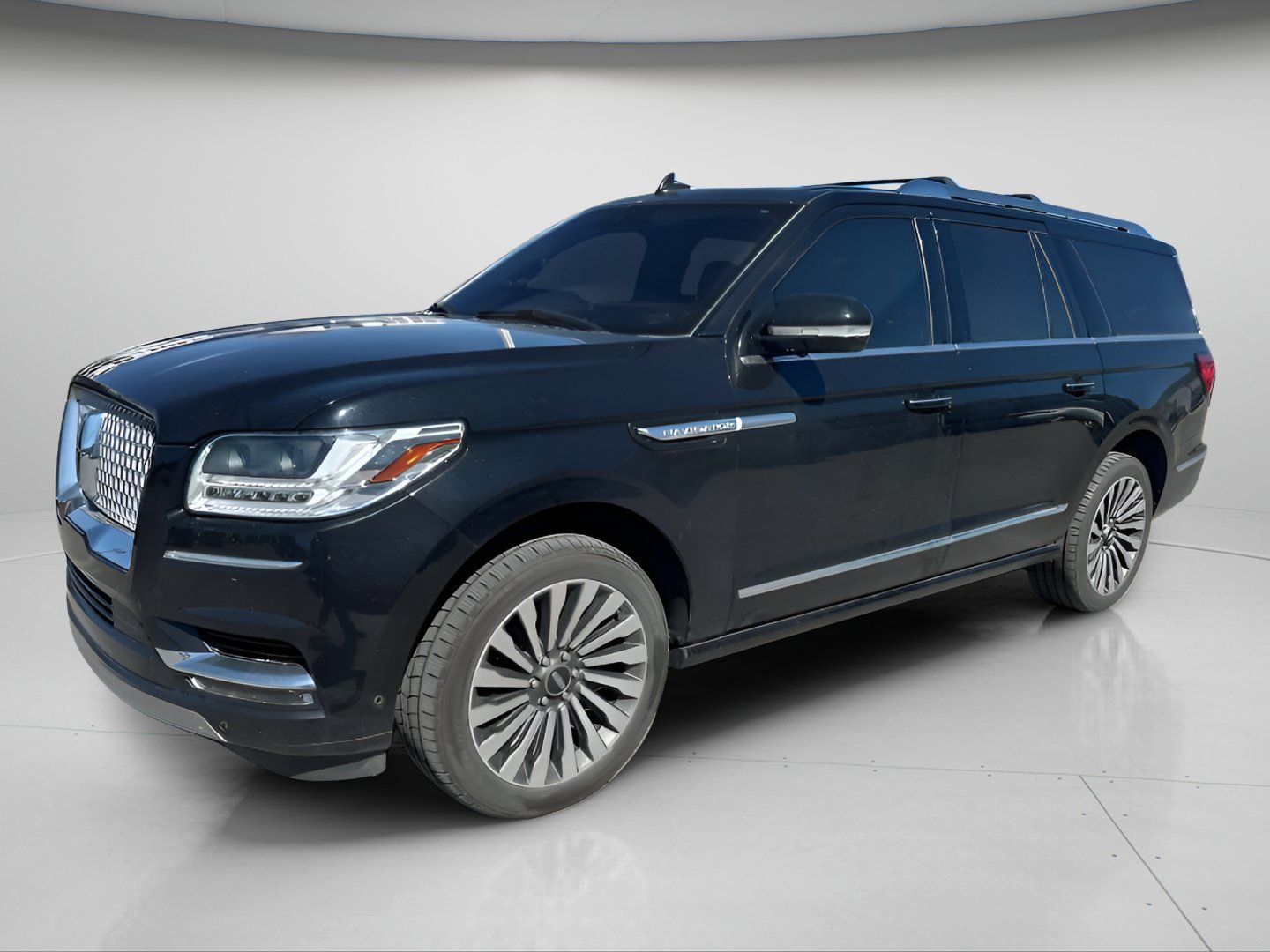 Used 2020 Lincoln Navigator L Reserve w/ Luxury Package AWD/4WD image 5