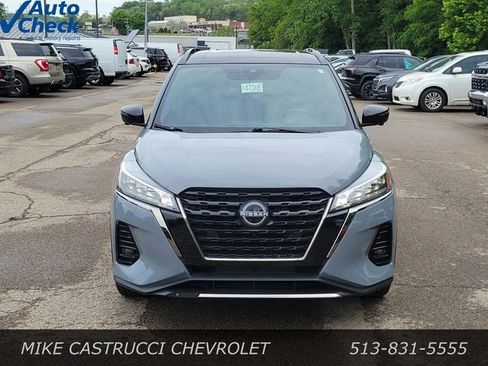 Used 2023 Nissan Kicks SR w/ SR Premium Package FWD image 8
