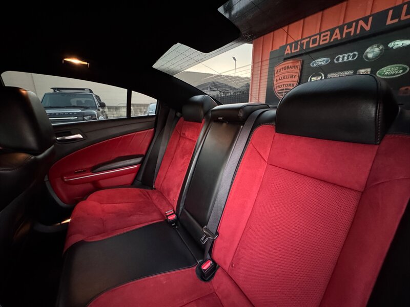 Used 2019 Dodge Charger Scat Pack w/ Dynamics Package RWD image 29