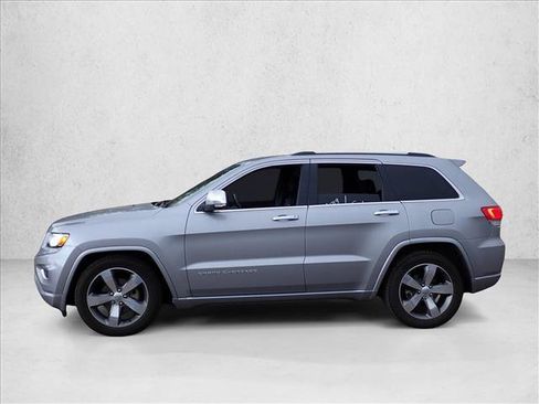 Used 2015 Jeep Grand Cherokee Overland w/ Advanced Technology Group AWD/4WD image 2