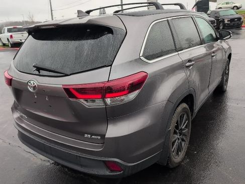 Used 2019 Toyota Highlander SE AWD/4WD image 8