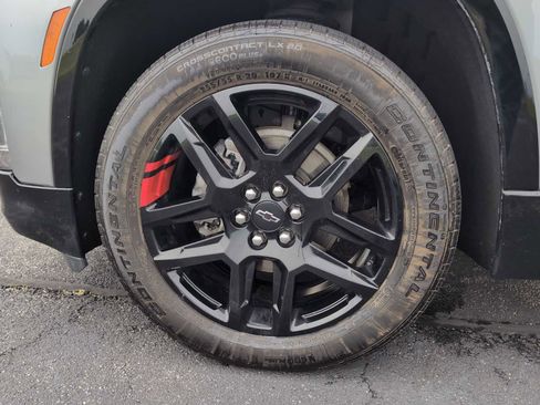 Used 2023 Chevrolet Traverse Premier w/ Redline Edition AWD/4WD image 34