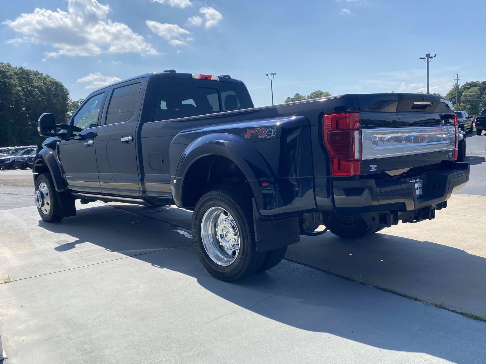 Used 2022 Ford F450 Platinum w/ FX4 Off-Road Package AWD/4WD image 7
