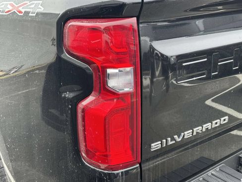 Used 2023 Chevrolet Silverado 1500 LTZ w/ LTZ Premium Package AWD/4WD image 7