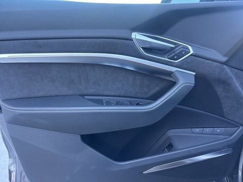 Used 2021 Audi e-tron Prestige w/ Prestige Package image 20