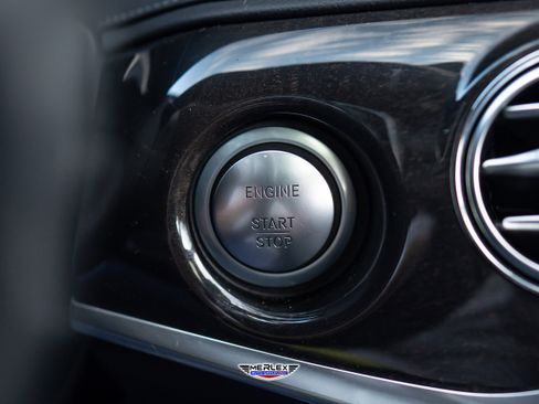 Used 2017 Mercedes-Benz S 550 Sedan image 33