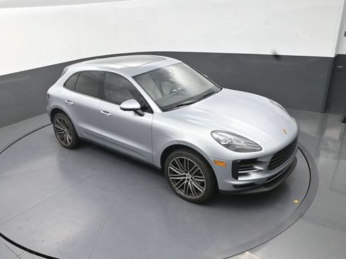 Used 2019 Porsche Macan AWD/4WD image 23