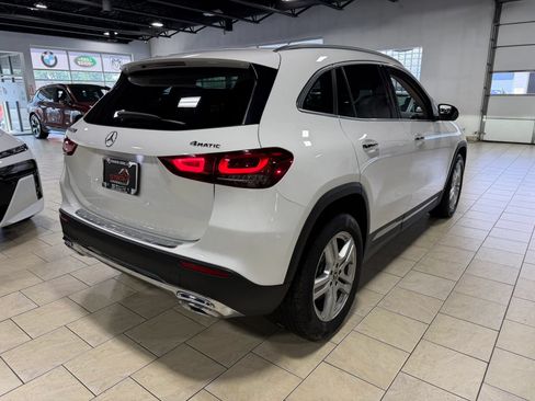Used 2021 Mercedes-Benz GLA 250 4MATIC w/ Premium Package image 4