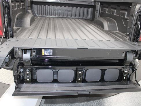 New 2026 GMC Sierra 2500 Denali w/ Denali Reserve Package image 18