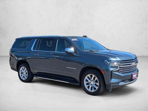 Used 2021 Chevrolet Suburban Premier w/ Premium Package AWD/4WD image 3