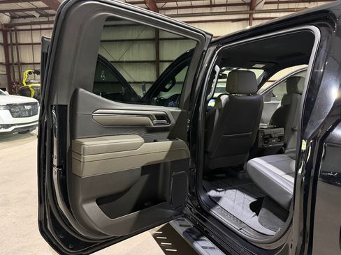 Used 2024 Chevrolet Silverado 1500 ZR2 AWD/4WD image 16