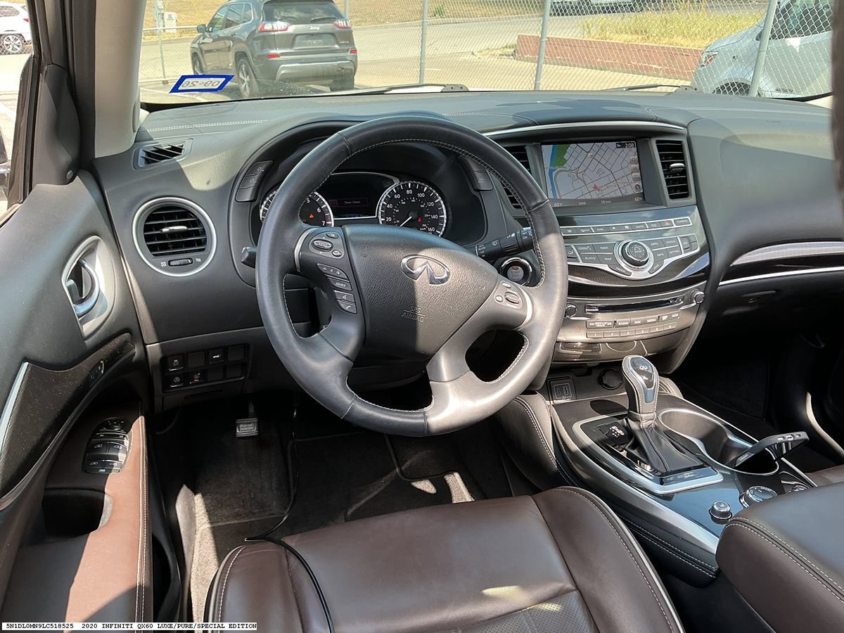 Used 2020 INFINITI QX60 Luxe w/ Essential Package FWD image 12