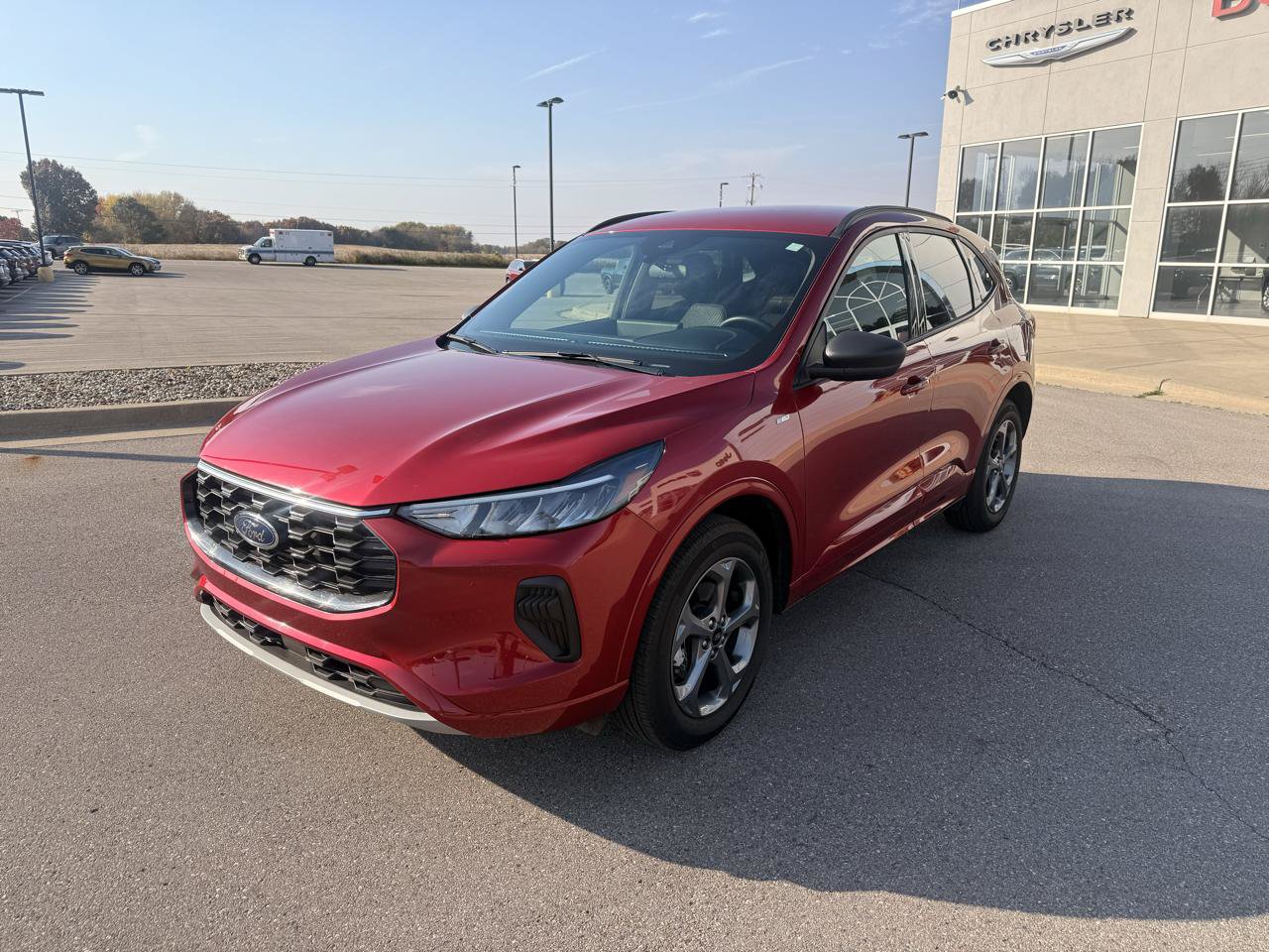 Used 2024 Ford Escape ST-Line w/ Tech Pack #1 AWD/4WD image 7