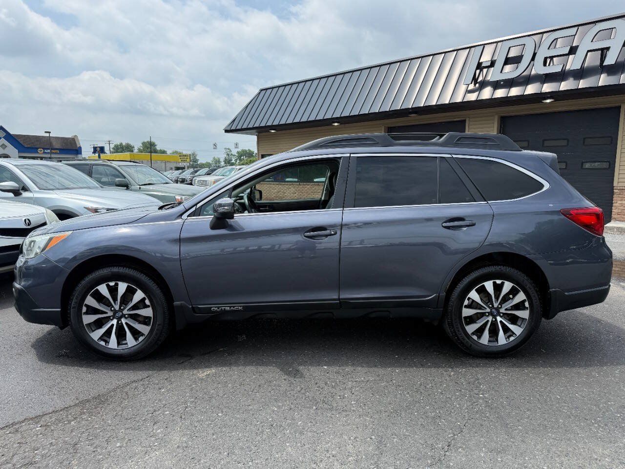 Used 2016 Subaru Outback 2.5i Limited AWD/4WD image 8
