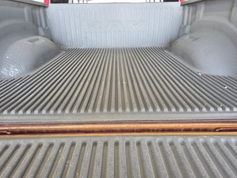 Used 2019 RAM 1500 Laramie RWD image 16