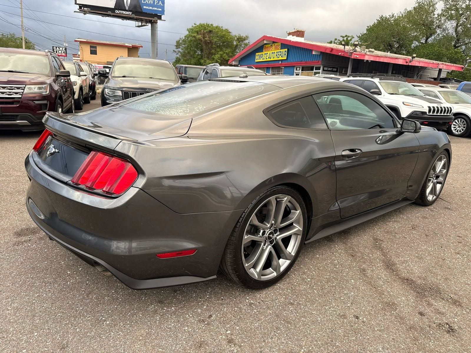 Used 2015 Ford Mustang Premium RWD image 5