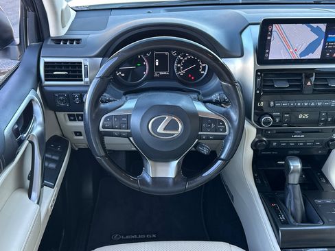 Used 2022 Lexus GX 460 Luxury w/ Off Road Package AWD/4WD image 16