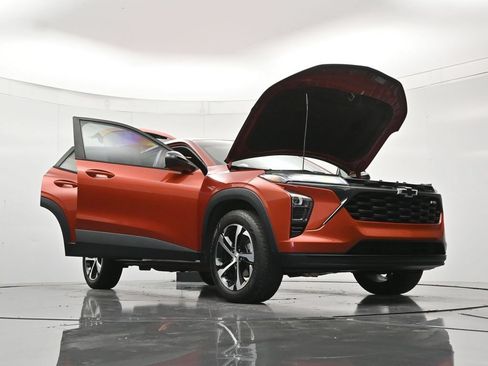 Certified 2024 Chevrolet Trax RS w/ Driver Confidence Package FWD image 49