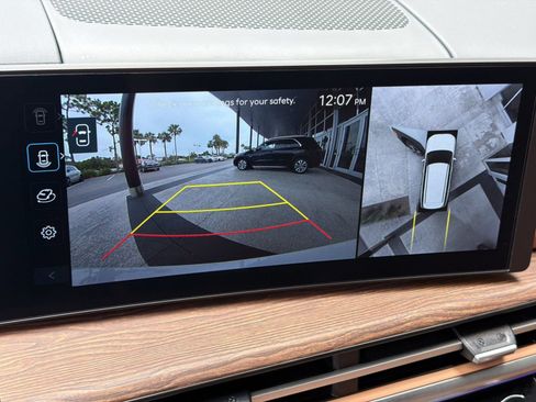 Used 2025 Hyundai Santa Fe Limited FWD image 19