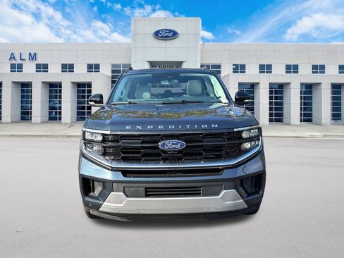 New 2026 Ford Expedition Max Platinum image 2