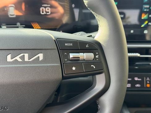 New 2026 Kia Sportage EX image 28