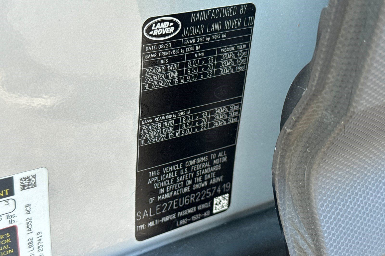 Used 2024 Land Rover Defender 110 X-Dynamic SE AWD/4WD image 30