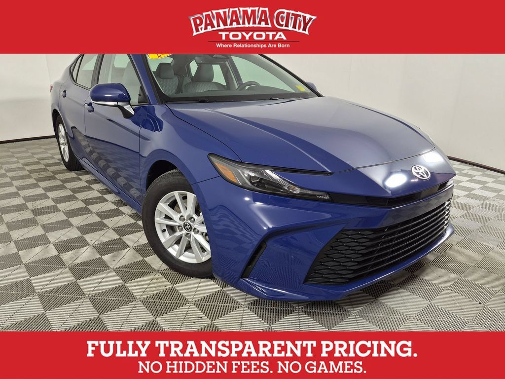 Used 2025 Toyota Camry LE FWD image 1