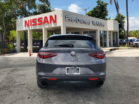 Used 2022 Alfa Romeo Stelvio Sprint image 5