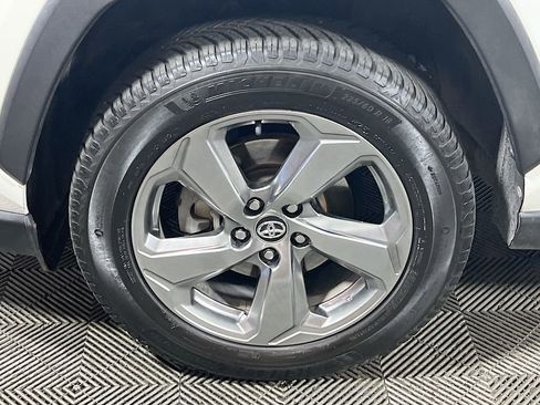 Used 2020 Toyota RAV4 Limited AWD/4WD image 27