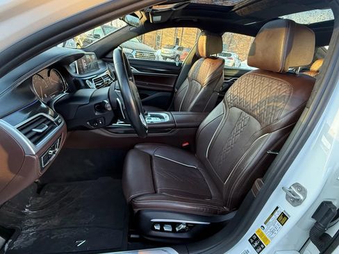 Used 2016 BMW 750i xDrive image 2