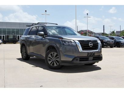 Used 2022 Nissan Pathfinder SV w/ SV Premium Package