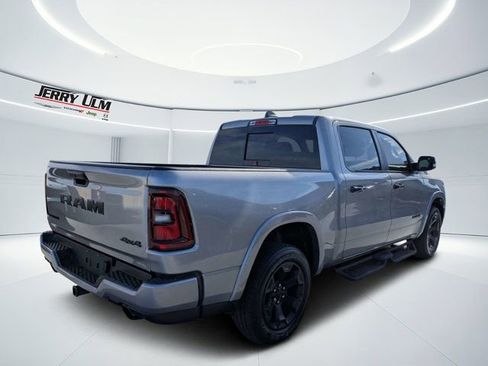 Used 2025 RAM 1500 Big Horn AWD/4WD image 3