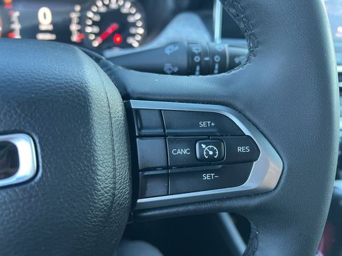 Used 2023 Jeep Compass Latitude image 15