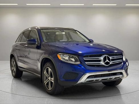 Used 2017 Mercedes-Benz GLC 300 4MATIC image 1