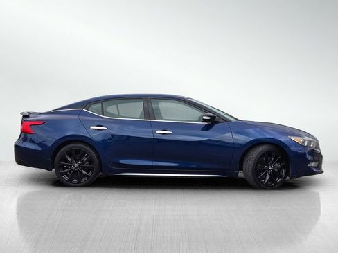 Used 2017 Nissan Maxima SR w/ Midnight Edition FWD image 4