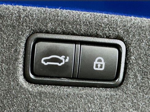Used 2021 Genesis G70 3.3T w/ Sport Package image 30