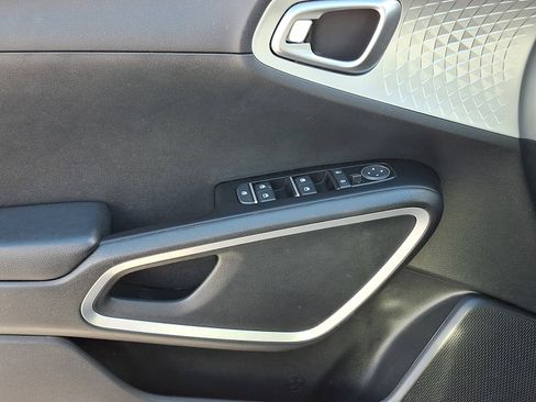 Used 2023 Kia Soul LX w/ Option Group 015 image 13