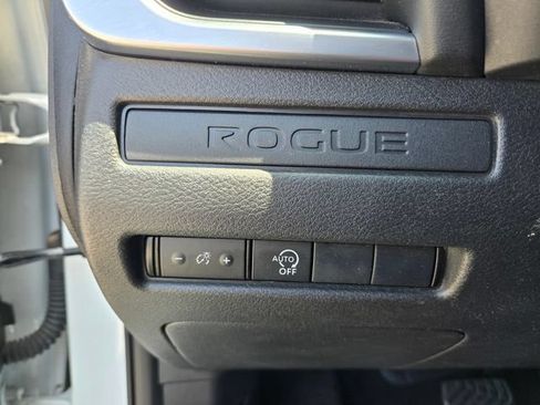 Used 2024 Nissan Rogue S FWD image 21