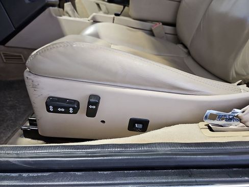 Used 1993 Cadillac Allante FWD image 15