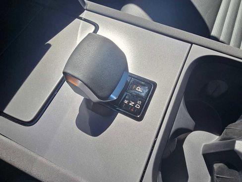 Certified 2024 Land Rover Discovery Sport S image 30