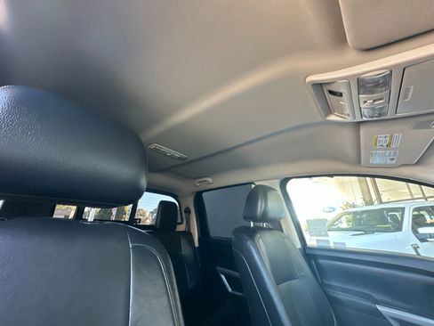 Used 2017 Nissan Titan SL image 16