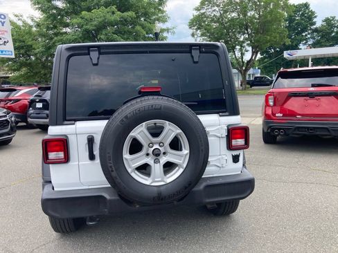 Used 2022 Jeep Wrangler Sport AWD/4WD image 20